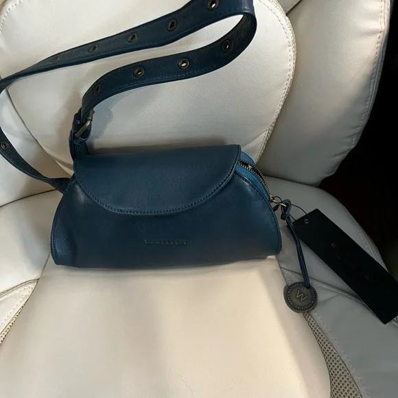 Wanderers Travel Co Letizia Leather Crossbody Bag in Azzurra Teal with Wallet - Picture 2 of 7